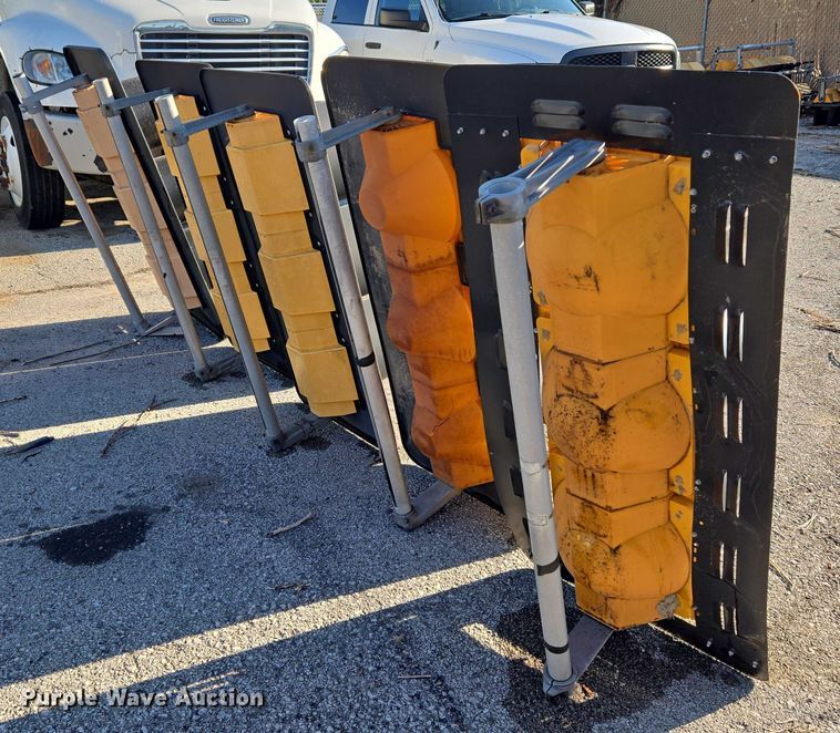 image for item EG8205 (5) traffic lights 