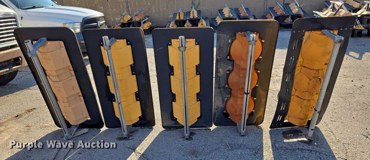 image for item EG8205 (5) traffic lights 