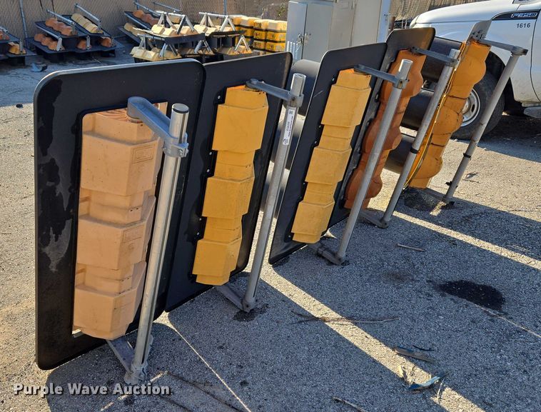 image for item EG8205 (5) traffic lights 