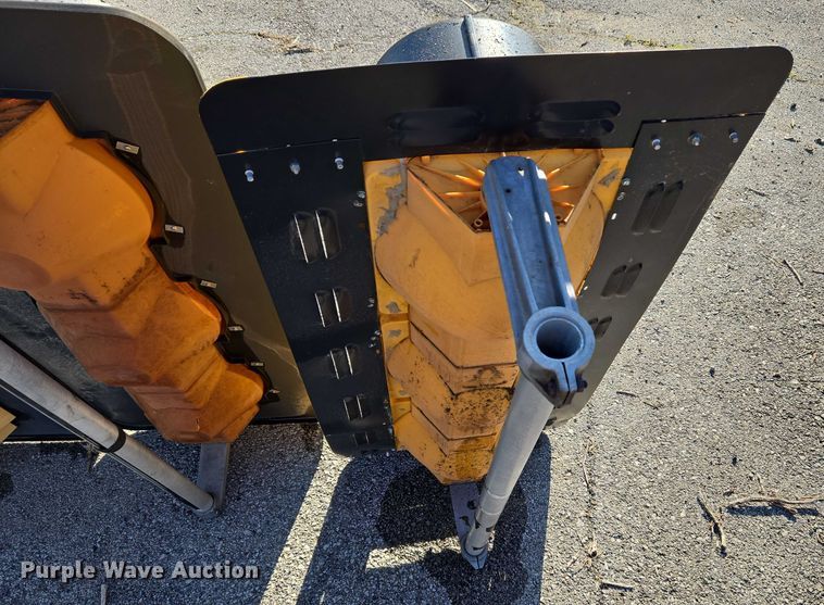 image for item EG8205 (5) traffic lights 