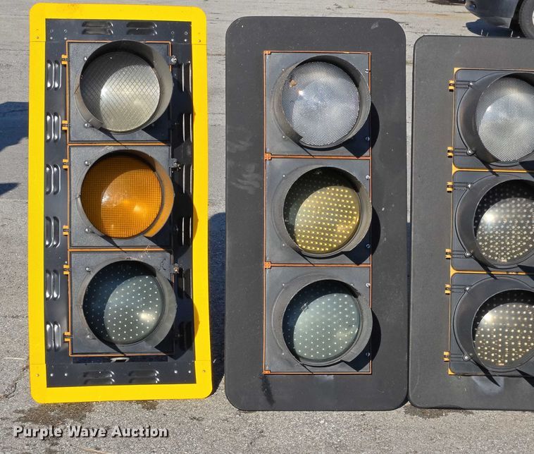 image for item EG8205 (5) traffic lights 