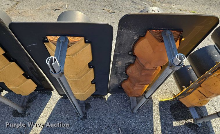 image for item EG8205 (5) traffic lights 