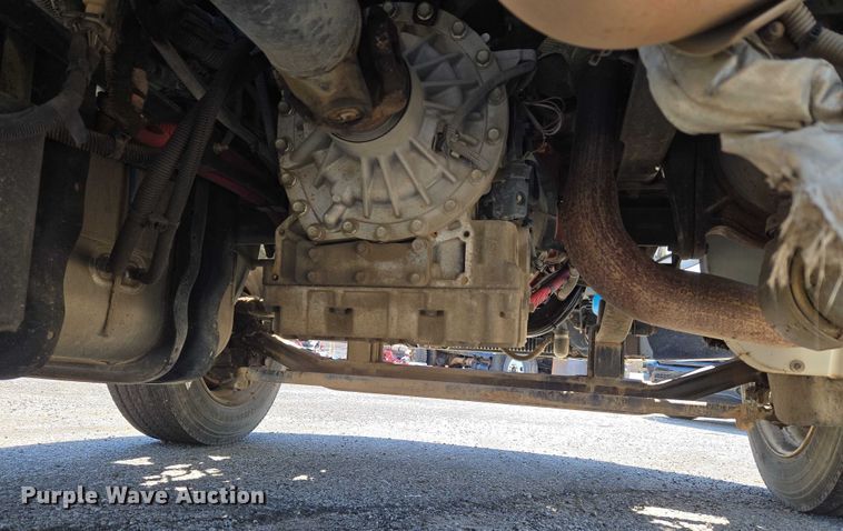 image for item EG8207 2011 Freightliner Business Class M2 truck cab and chassis