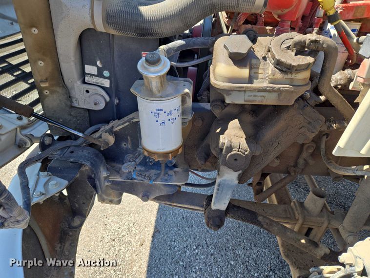 image for item EG8207 2011 Freightliner Business Class M2 truck cab and chassis