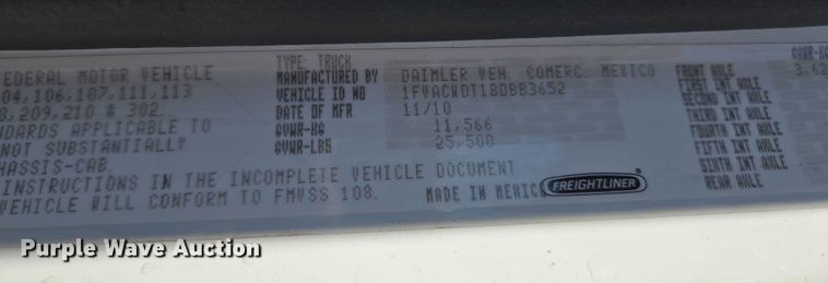 image for item EG8207 2011 Freightliner Business Class M2 truck cab and chassis