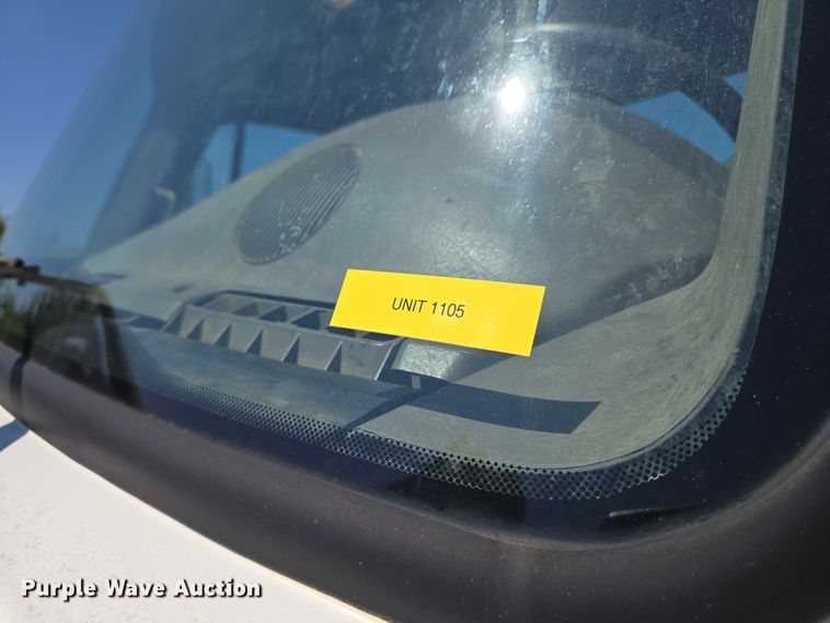 image for item EG8207 2011 Freightliner Business Class M2 truck cab and chassis