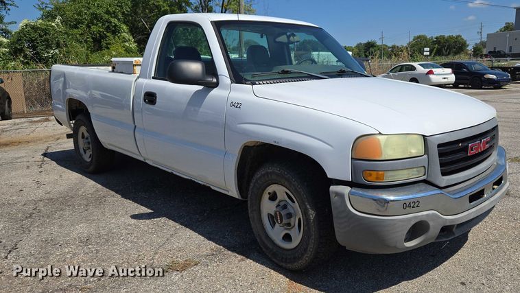 image for item EG8208 2004 GMC Sierra 1500 pickup truck
