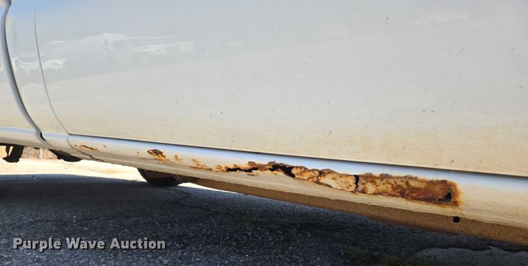 image for item EG8208 2004 GMC Sierra 1500 pickup truck