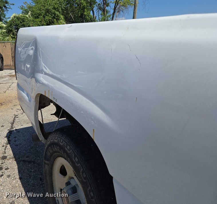 image for item EG8208 2004 GMC Sierra 1500 pickup truck