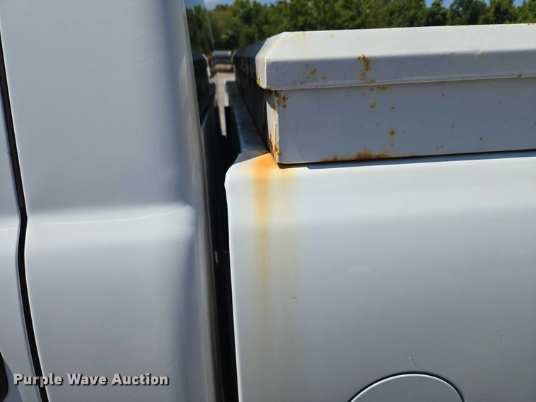 image for item EG8208 2004 GMC Sierra 1500 pickup truck