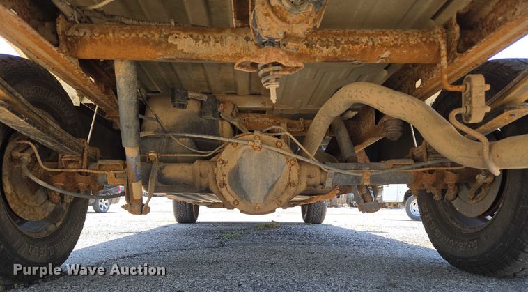 image for item EG8208 2004 GMC Sierra 1500 pickup truck