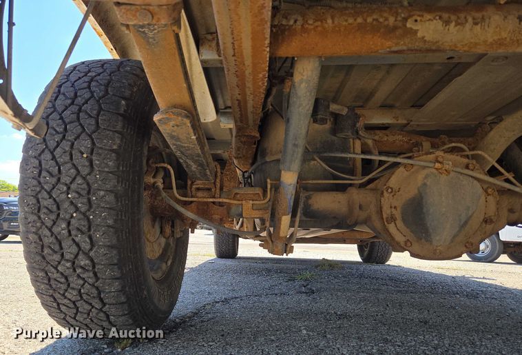 image for item EG8208 2004 GMC Sierra 1500 pickup truck