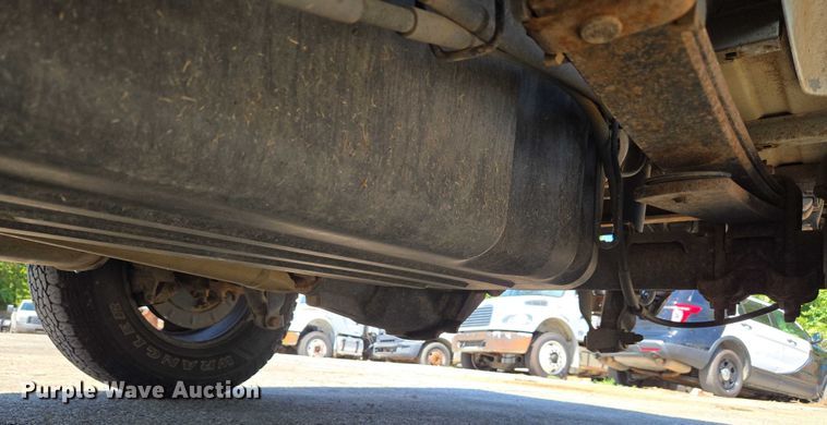 image for item EG8208 2004 GMC Sierra 1500 pickup truck