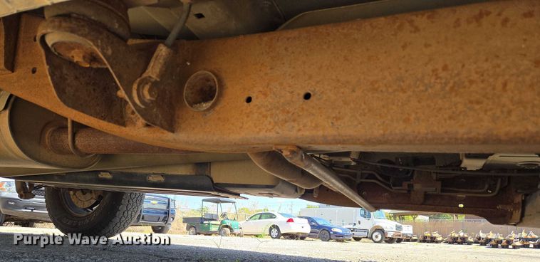 image for item EG8208 2004 GMC Sierra 1500 pickup truck