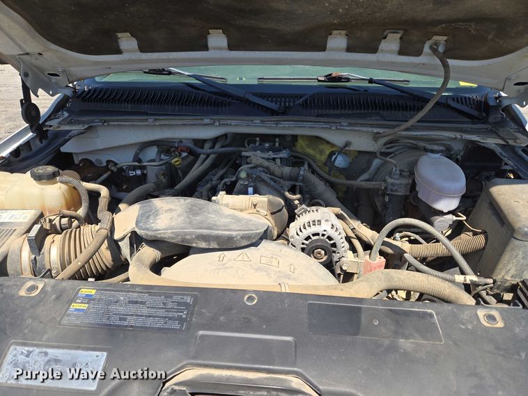 image for item EG8208 2004 GMC Sierra 1500 pickup truck