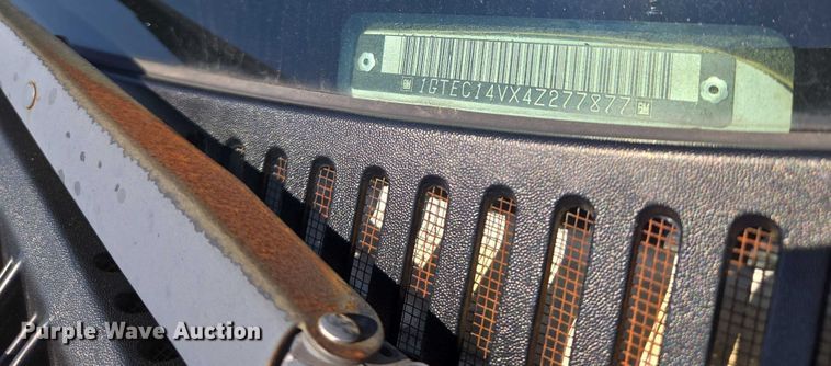 image for item EG8208 2004 GMC Sierra 1500 pickup truck