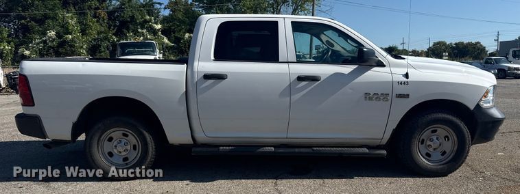 image for item EG8212 2014 Dodge Ram 1500 Crew Cab pickup truck