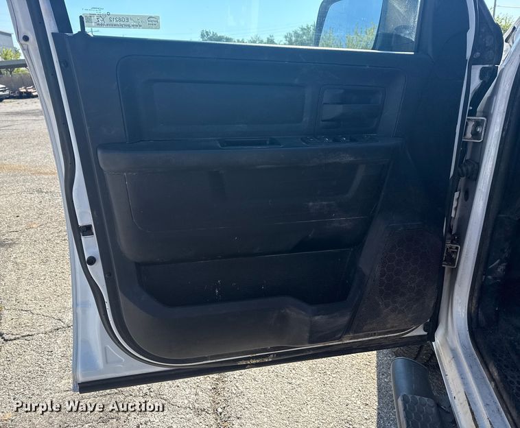 image for item EG8212 2014 Dodge Ram 1500 Crew Cab pickup truck