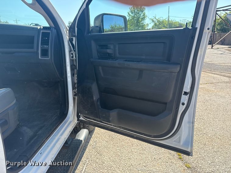 image for item EG8212 2014 Dodge Ram 1500 Crew Cab pickup truck