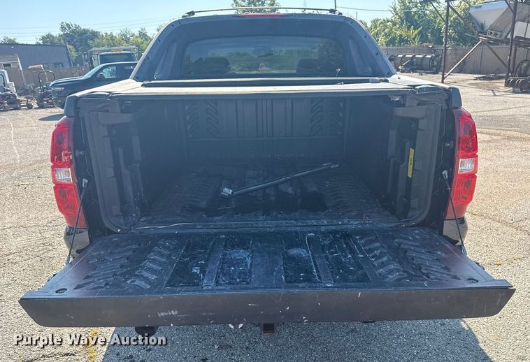 image for item EG8213 2008 Chevrolet Avalanche pickup truck