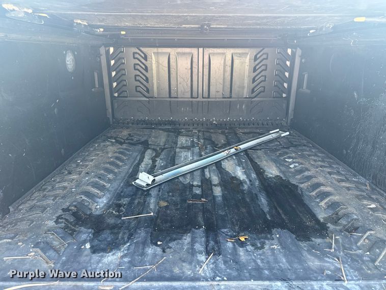 image for item EG8213 2008 Chevrolet Avalanche pickup truck