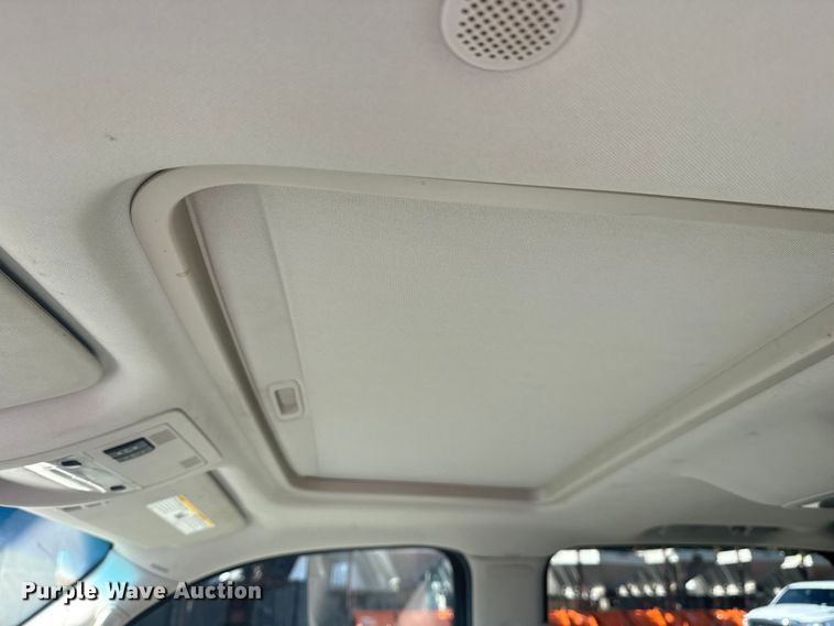 image for item EG8213 2008 Chevrolet Avalanche pickup truck