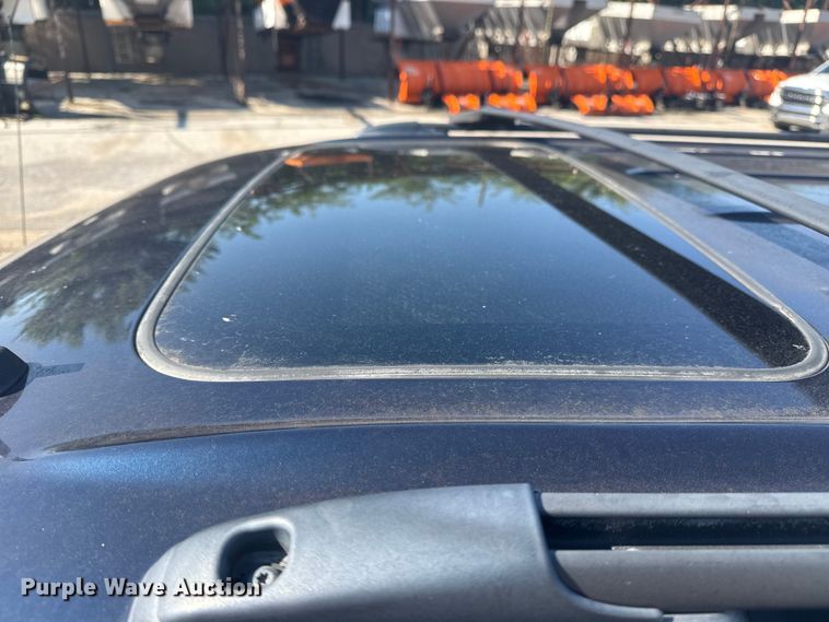 image for item EG8213 2008 Chevrolet Avalanche pickup truck