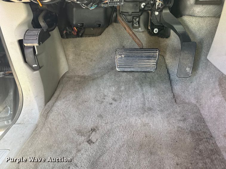 image for item EG8213 2008 Chevrolet Avalanche pickup truck