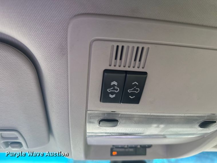 image for item EG8213 2008 Chevrolet Avalanche pickup truck