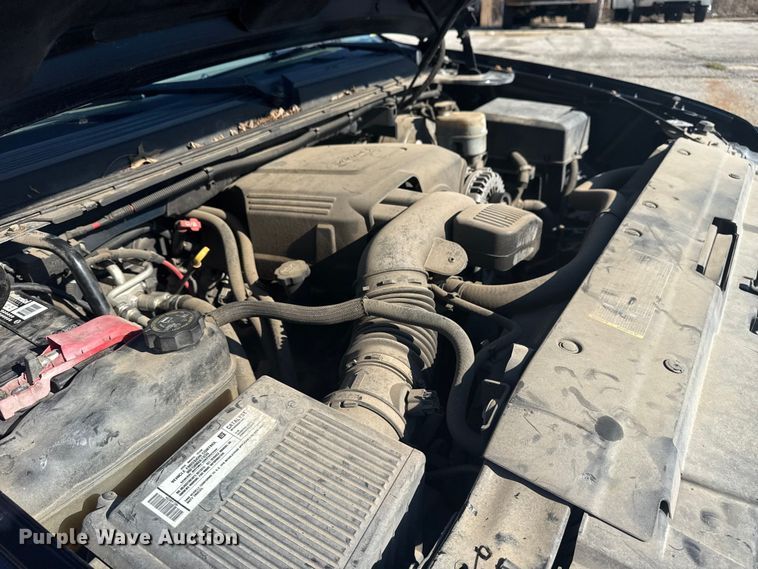 image for item EG8213 2008 Chevrolet Avalanche pickup truck