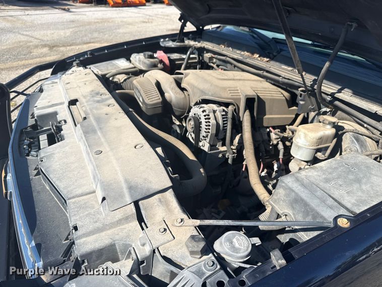 image for item EG8213 2008 Chevrolet Avalanche pickup truck