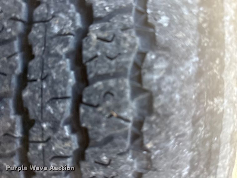 image for item EG8213 2008 Chevrolet Avalanche pickup truck