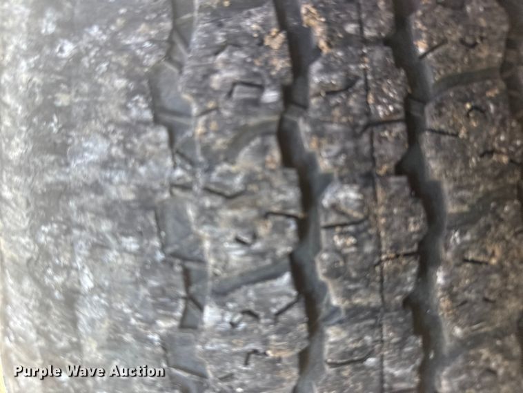 image for item EG8213 2008 Chevrolet Avalanche pickup truck