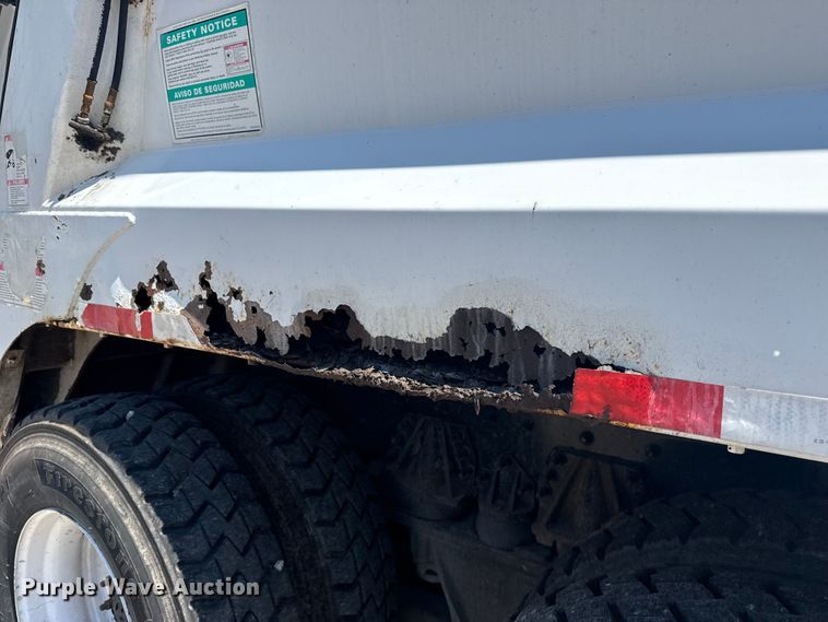 image for item EG8215 2013 Freightliner Business Class M2 refuse truck