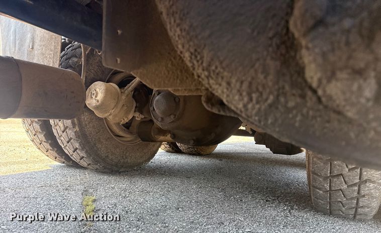 image for item EG8215 2013 Freightliner Business Class M2 refuse truck