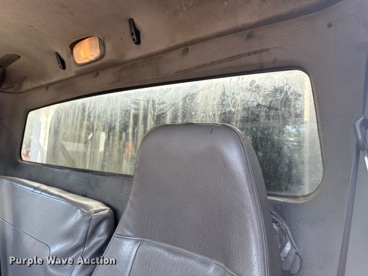 image for item EG8215 2013 Freightliner Business Class M2 refuse truck