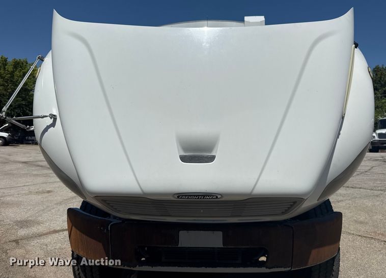 image for item EG8215 2013 Freightliner Business Class M2 refuse truck