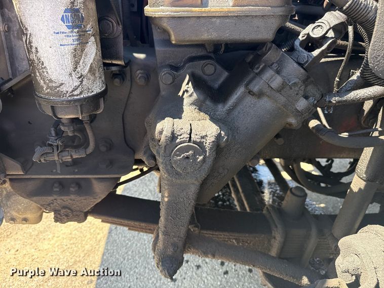 image for item EG8215 2013 Freightliner Business Class M2 refuse truck