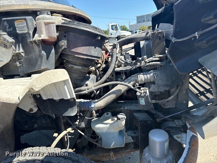 image for item EG8215 2013 Freightliner Business Class M2 refuse truck