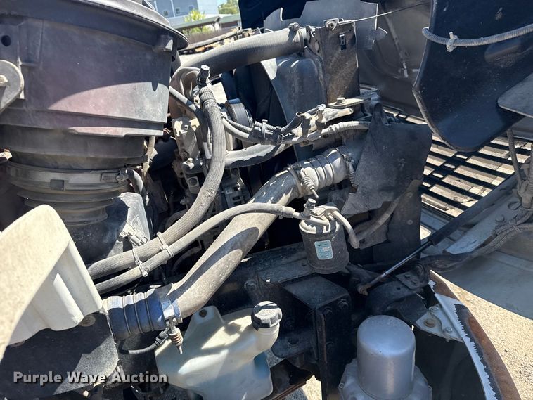 image for item EG8215 2013 Freightliner Business Class M2 refuse truck