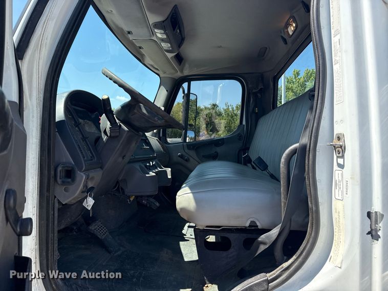 image for item EG8217 2012 Freightliner Business Class M2 utility / service truck