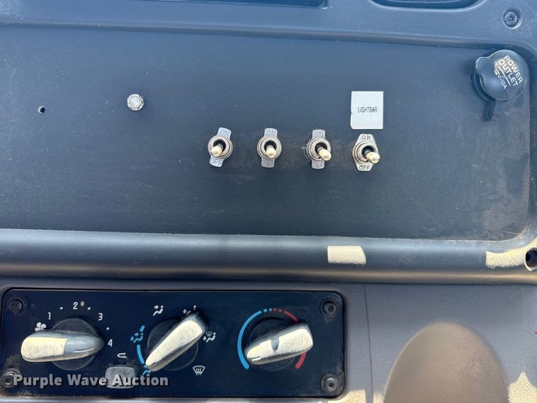 image for item EG8217 2012 Freightliner Business Class M2 utility / service truck