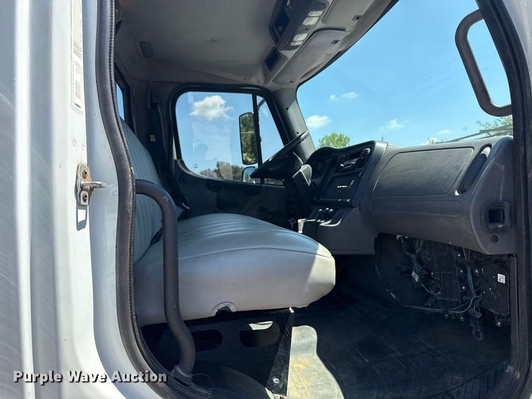 image for item EG8217 2012 Freightliner Business Class M2 utility / service truck