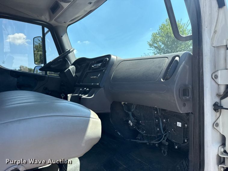 image for item EG8217 2012 Freightliner Business Class M2 utility / service truck