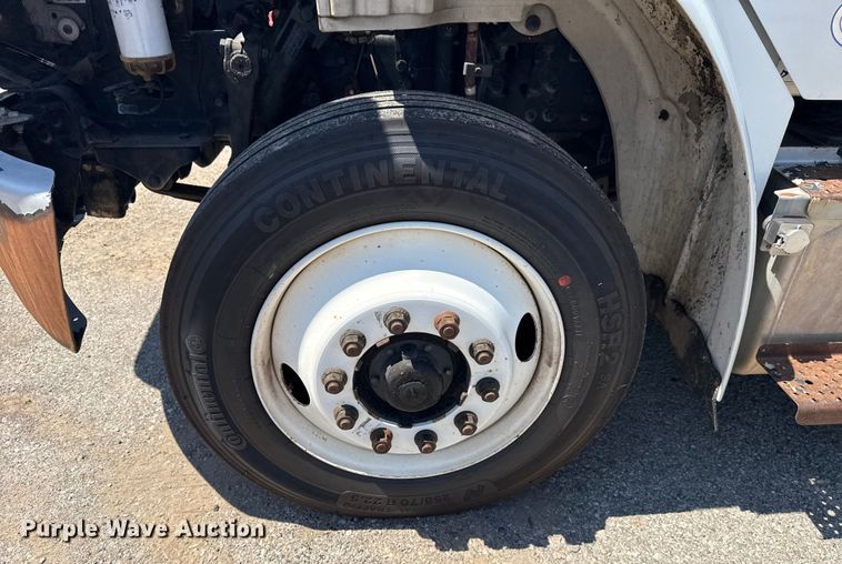 image for item EG8217 2012 Freightliner Business Class M2 utility / service truck