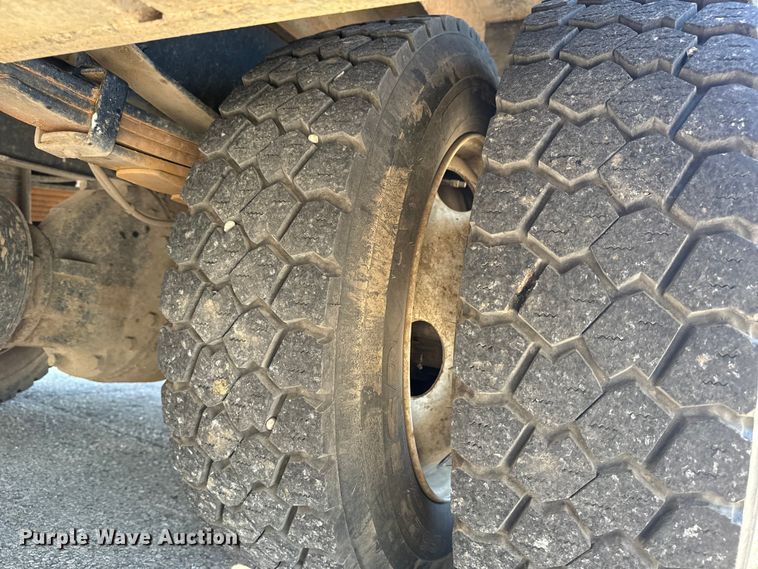 image for item EG8217 2012 Freightliner Business Class M2 utility / service truck