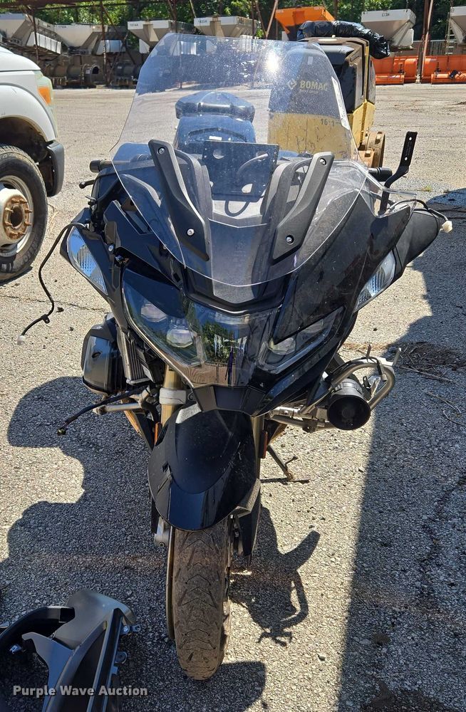 image for item EG8219 2024 BMW R 1250 Rt Police motorcycle