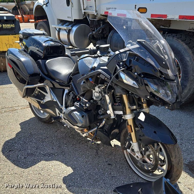 image for item EG8219 2024 BMW R 1250 Rt Police motorcycle