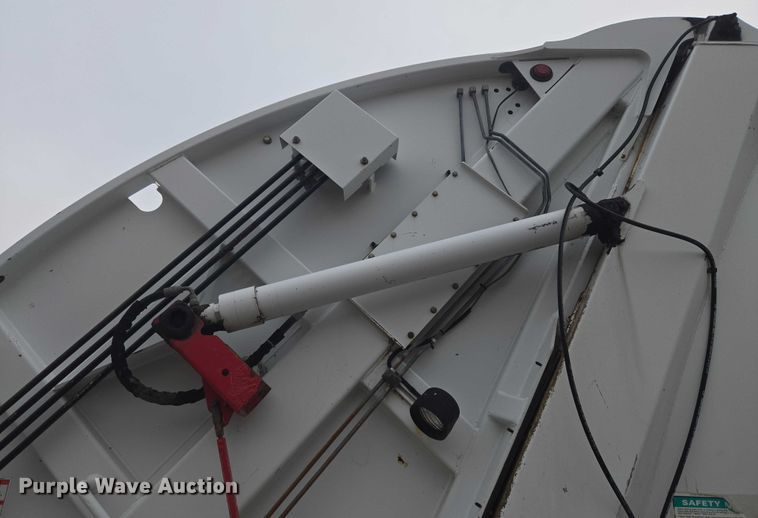 image for item EG8220 2012 Freightliner Business Class M2 refuse truck