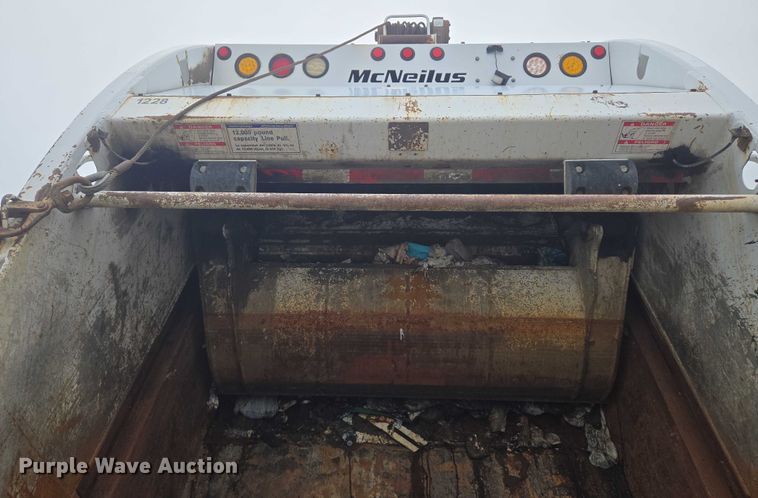 image for item EG8220 2012 Freightliner Business Class M2 refuse truck